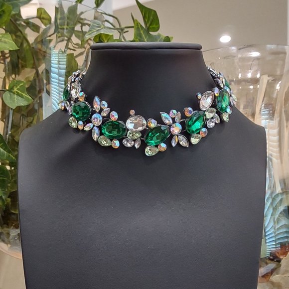 Emerald and Crystal Choker Necklace - Picture 2 of 5